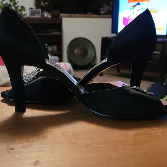 Shoes - Picture 2 of 2